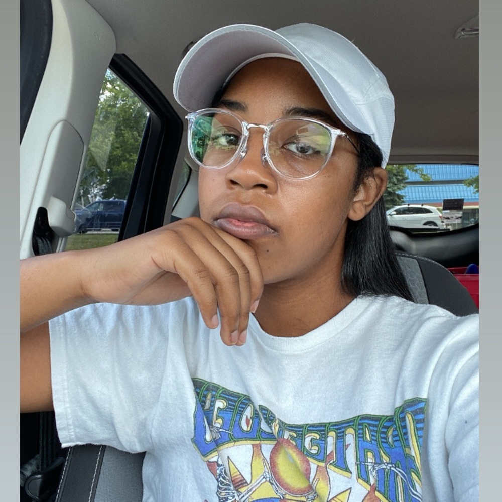 Meet your Posher, Jasmine